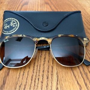 Ray-Ban Classic Tortoise Clubmaster Sunglasses with Brown Lenses